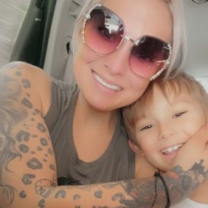 Meet your Posher, Stephanie